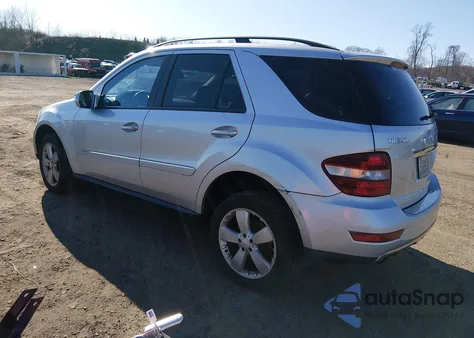 2009 Mercedes-Benz Ml 350 4Matic z USA, uszkodzony, nr VIN 4JGBB86E49A490448